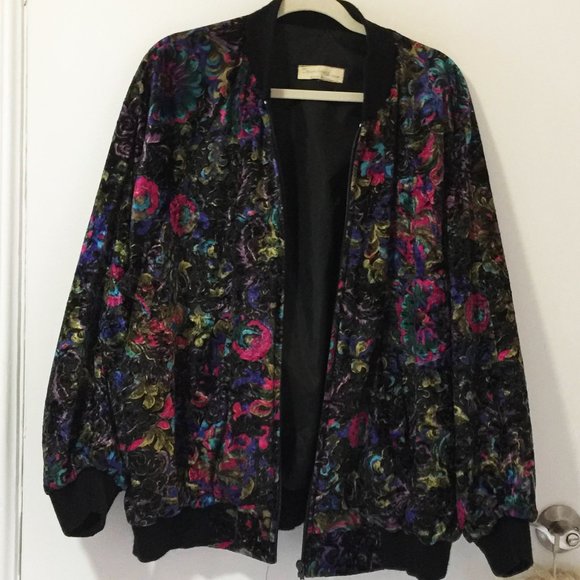 🎉HOST PICK!🎉 Vintage velvet bomber jacket